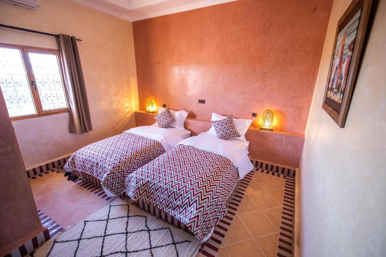 Riad Les Jardins De Мерзуга Экстерьер фото