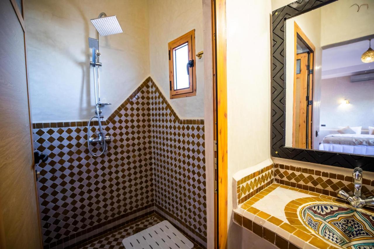 Riad Les Jardins De Мерзуга Экстерьер фото