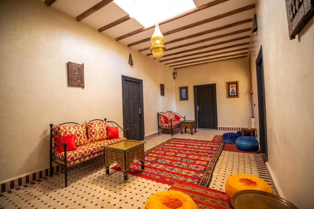 Riad Les Jardins De Мерзуга Экстерьер фото