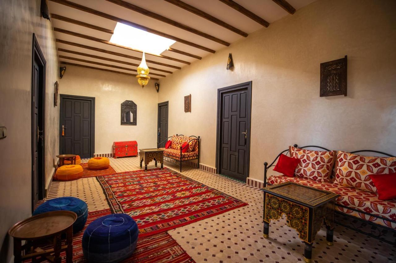 Riad Les Jardins De Мерзуга Экстерьер фото