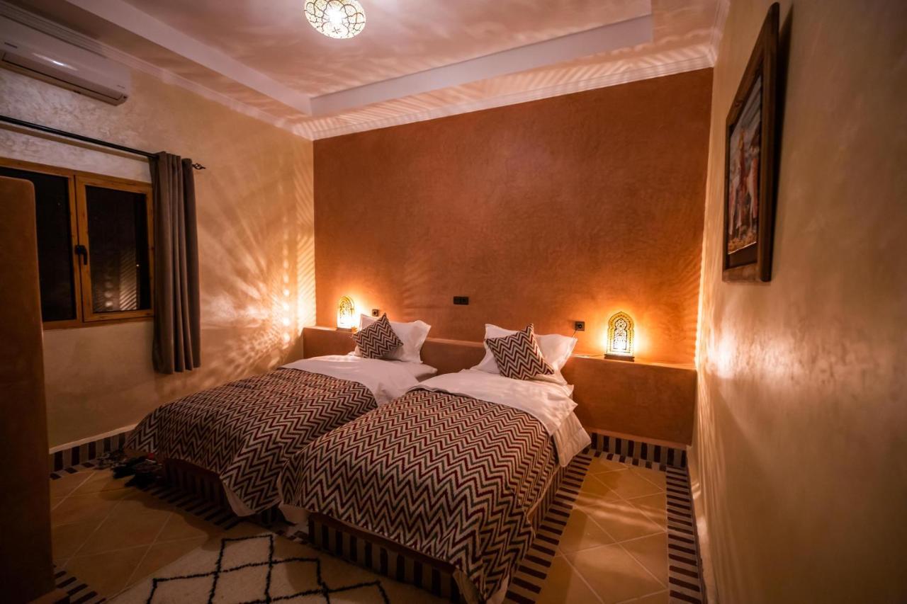 Riad Les Jardins De Мерзуга Экстерьер фото