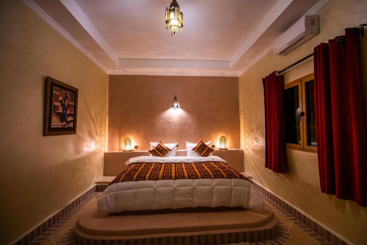 Riad Les Jardins De Мерзуга Экстерьер фото